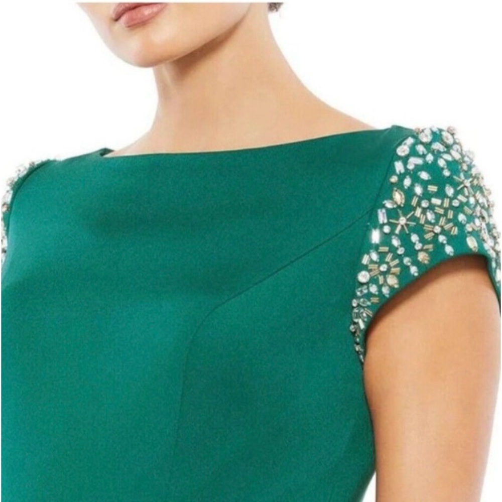 Mac Duggal NWT Women’s Emerald Green Beaded Cap Sleeves Gown size 2 #557… - Picture 4 of 11